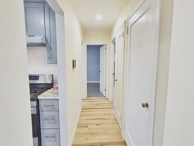337 Haussner Pl — Photo 6