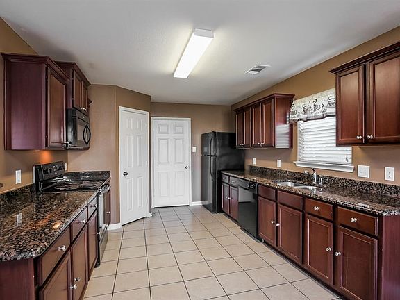 3rd image of 3116 Overstreet Ln