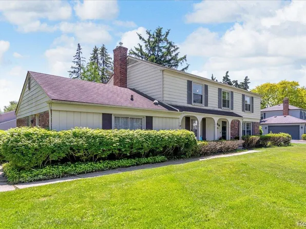 4055 Old Dominion Dr, West Bloomfield, MI 48323