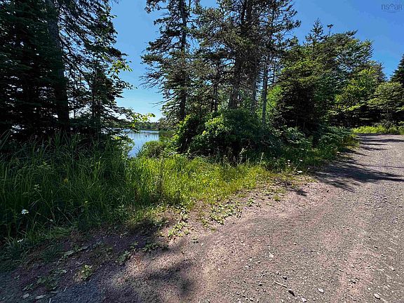 4th image of Grandique Rd