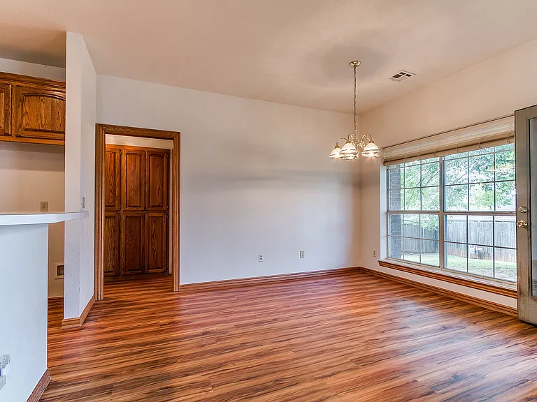 2913 Daybreak Dr — Photo 33