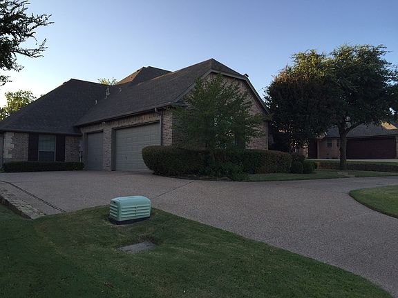 3rd image of 3415 Vista Lake Cir