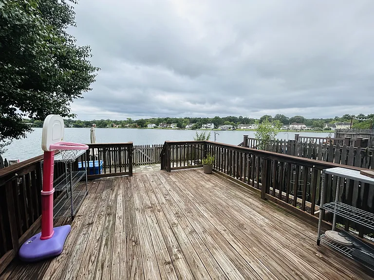 1823 Volvo Pkwy — Photo 24