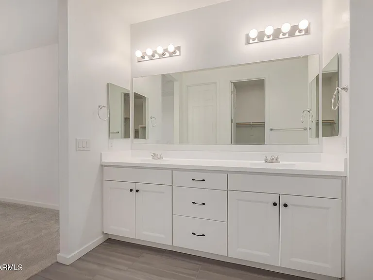 2503 S 180th Dr — Photo 18