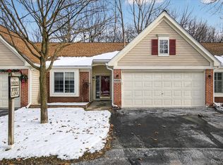 6456 Pembrook Dr, Westland, MI