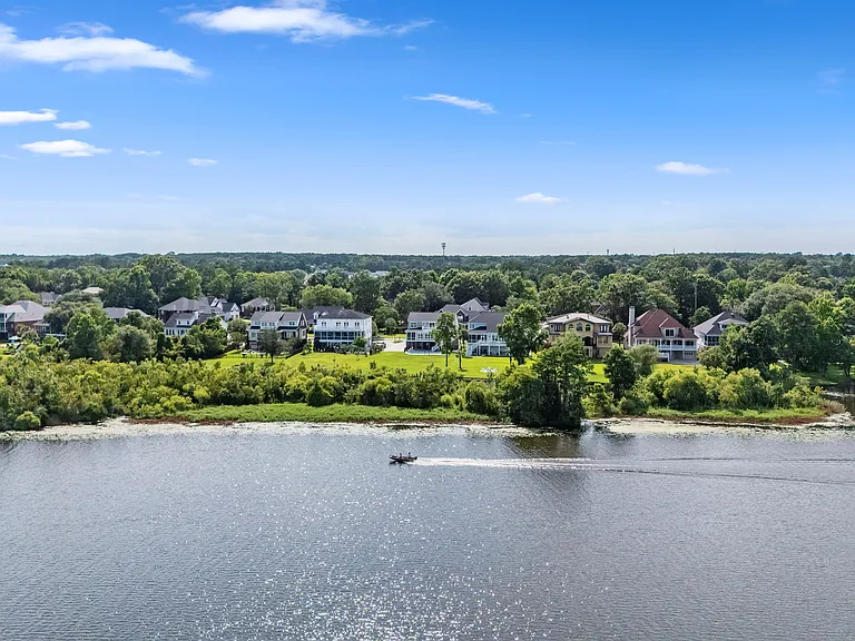 1733 Indigo Island Dr — Photo 8