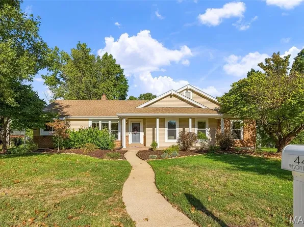 445 Mason Ridge Dr, Saint Charles, MO 63304