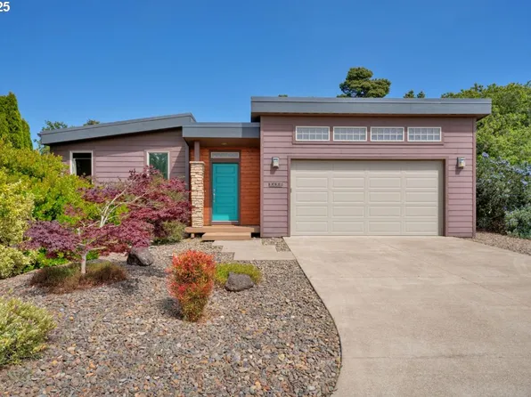 3480 N Rhododendron Dr, Florence, OR 97439