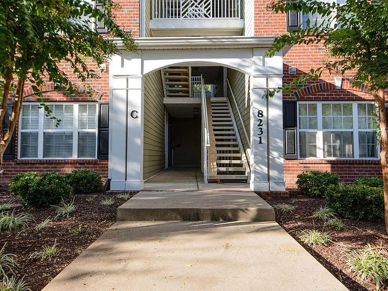 8231 Lenox Creekside Dr #C-10 — Photo 2
