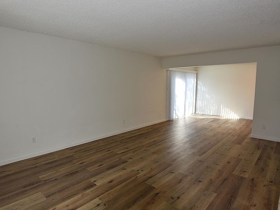 3rd image of 10815 Camarillo St APT 1