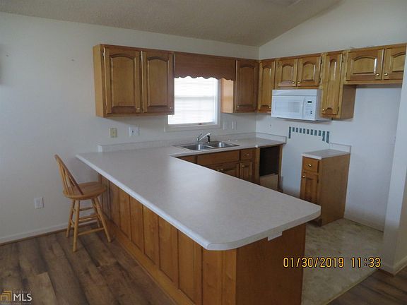 3rd image of 987 Vista Ln