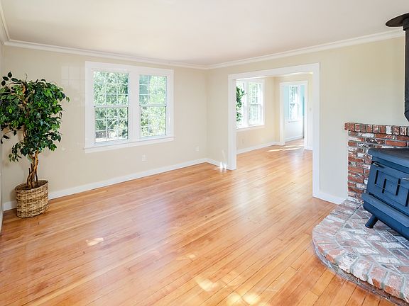 4th image of 4015 S William Way