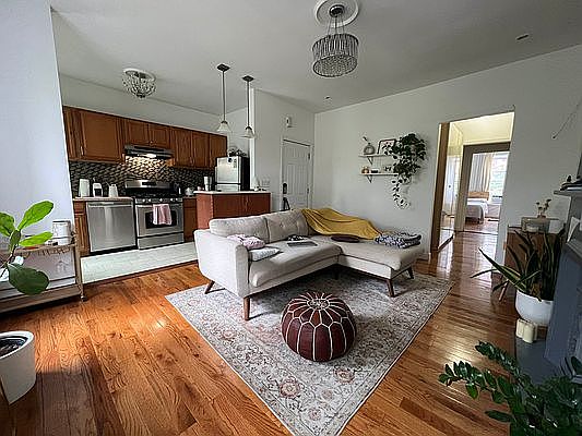 1st image of 31 Herkimer St #3