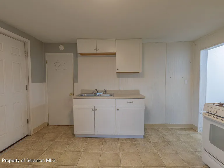 623 E Elm St #1 — Photo 9