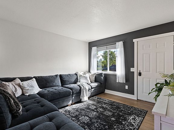 5th image of 1914 S Woodland Dr #1