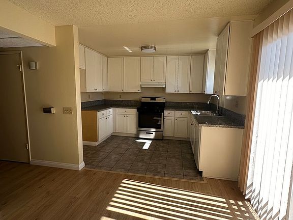 5th image of 1701 Talmadge St APT 103