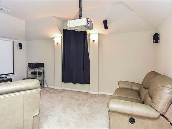 4th image of 4928 Grinstein Dr