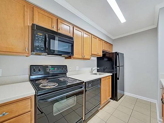 4th image of 3175 Seven Pines Ct