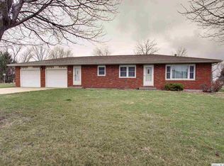 120 N Warsaw St, Ursa, IL 62376