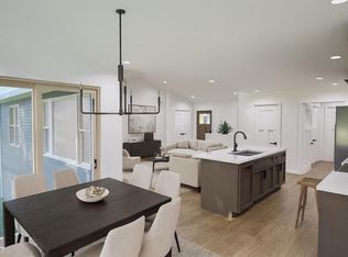 627 Bobolink Ln, Cascade, WI 53011