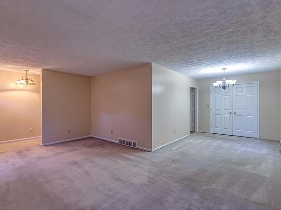 5th image of 3455 Winthrop Dr