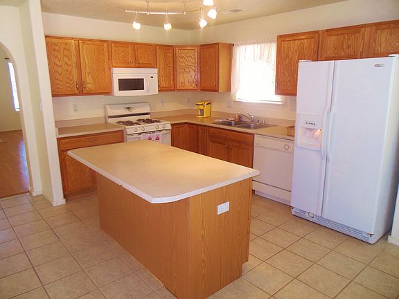 3rd image of 7627 Banyon Ave NW