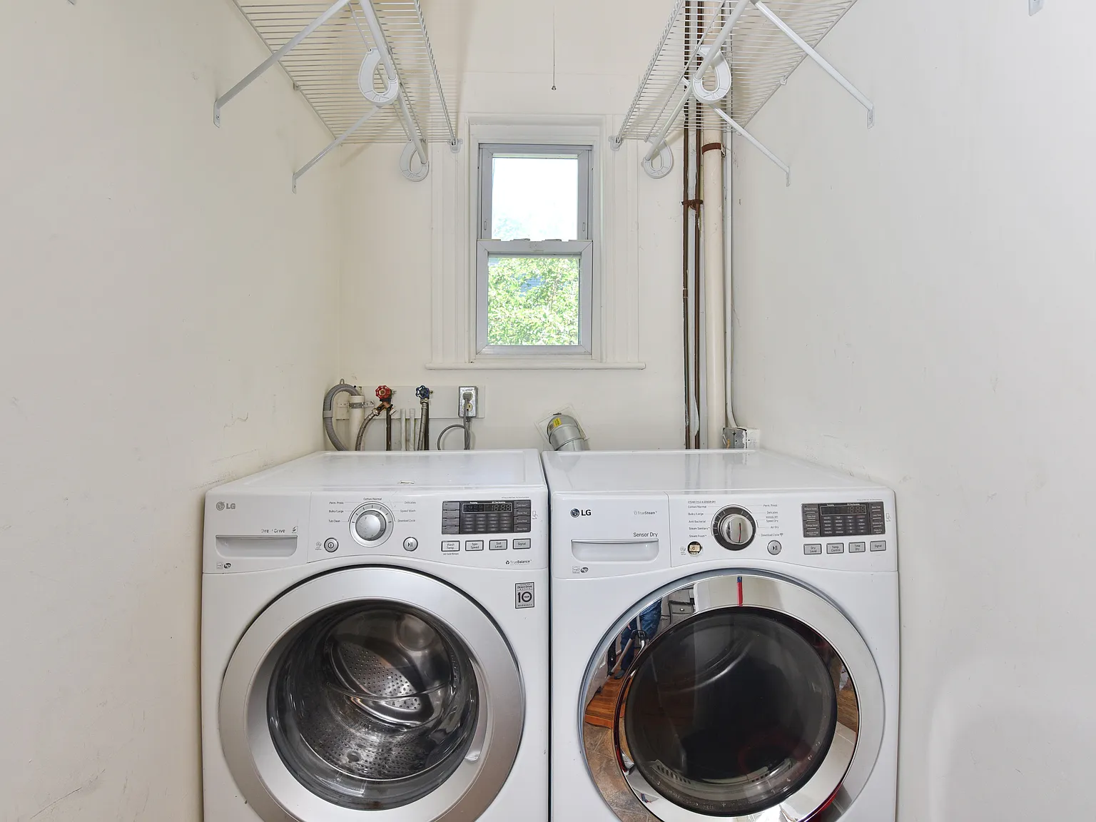 3 bed, 1170 sqft, $3,100 — Photo 4