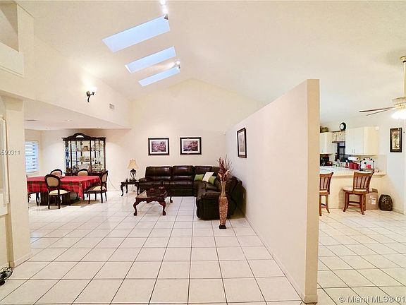 4th image of 15258 NW 88th Ct