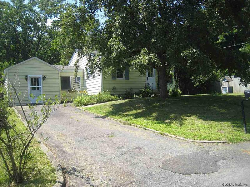 2nd image of 29 VAN WOERT Court