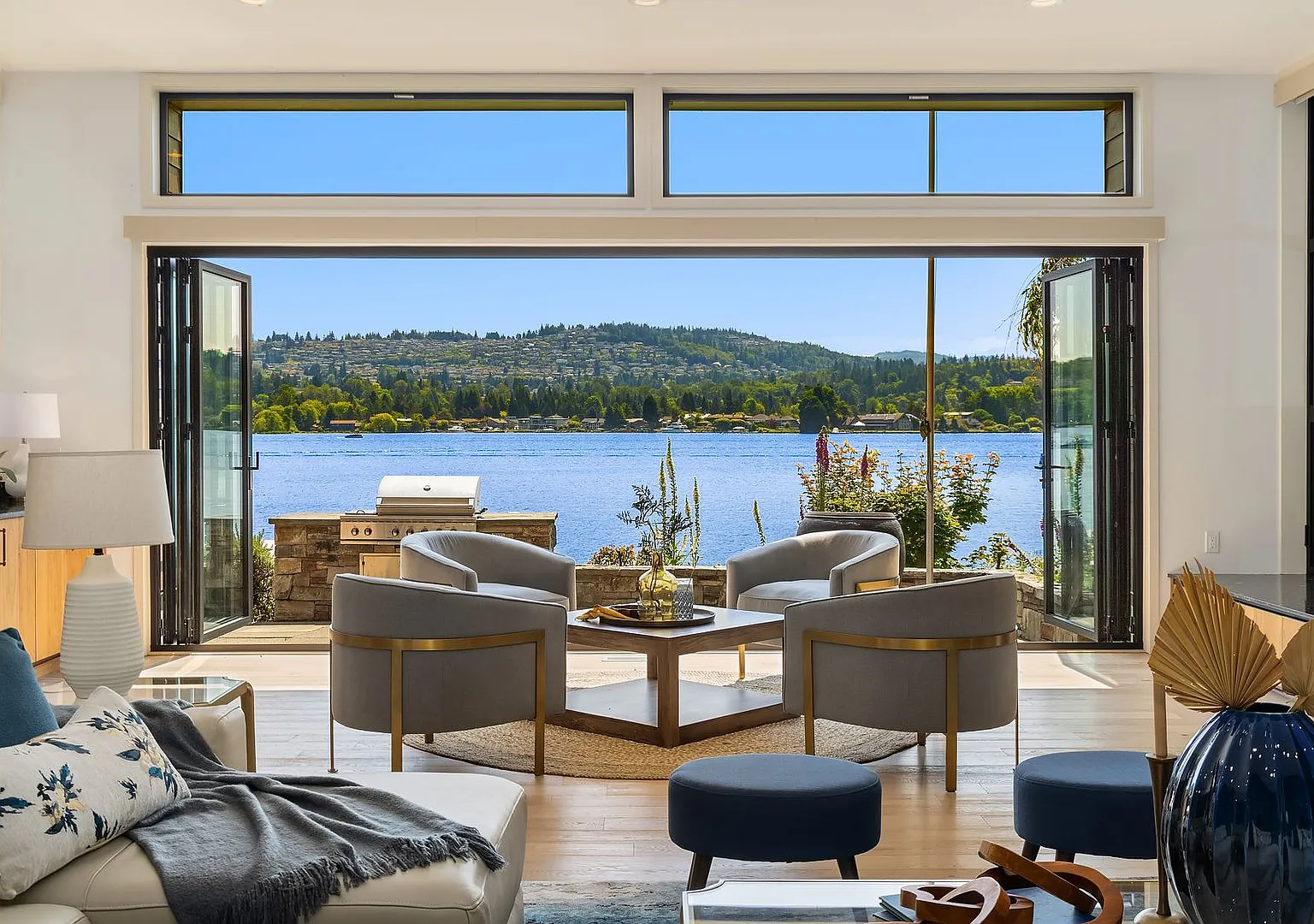 5Bd/4Ba Mercer Island Home — Photo 4