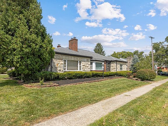 3rd image of 6325 Elm View Pl