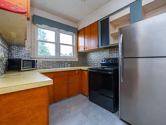 4th image of 6655 E Main St