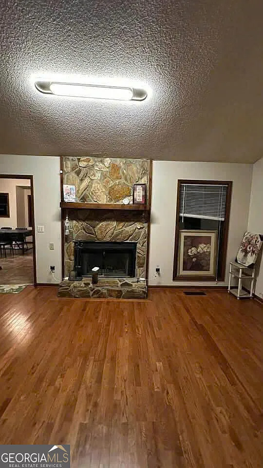 5 bed, 3.0 bath, 2628 sqft, $1,000 — Photo 4