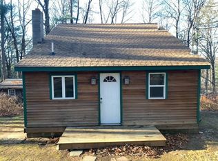 31 Knollwood Rd, Brimfield, MA 01010