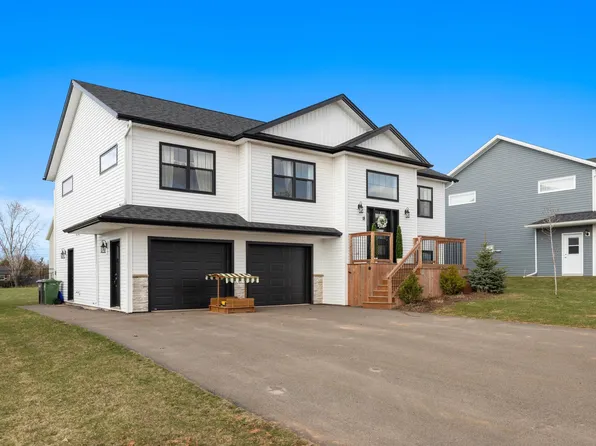 18 Hanmac Dr, Charlottetown, PE C1C 0W1