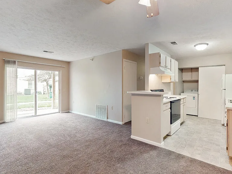 Cambridge Apartments — Photo 26