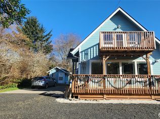 136 Pacific Boulevard NW, Ocean Shores, WA 98569