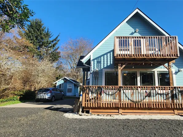 136 Pacific Boulevard NW, Ocean Shores, WA 98569