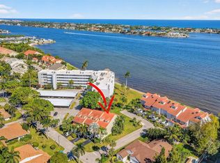 38 S Lakeshore Dr, Hypoluxo, FL 33462