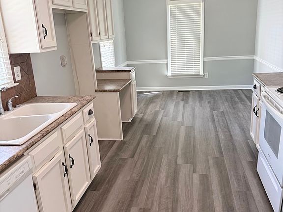 2nd image of 347 Dove Valley Rd