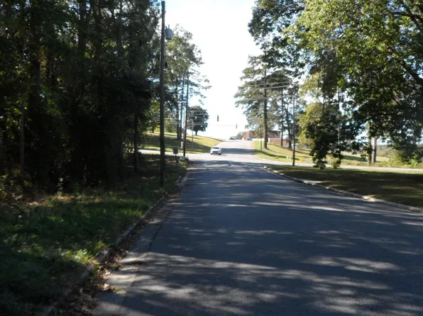 Penn Dr, Gadsden, AL 35903