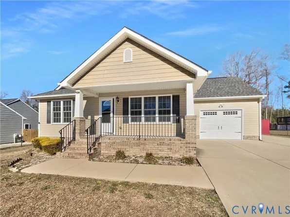 3912 Harrow Dr, Chester, VA 23831