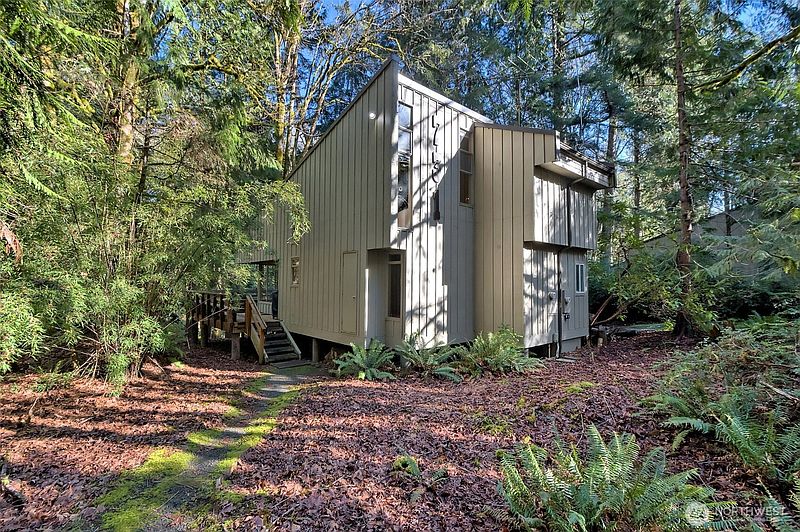 2nd image of 731 E Promontory Road