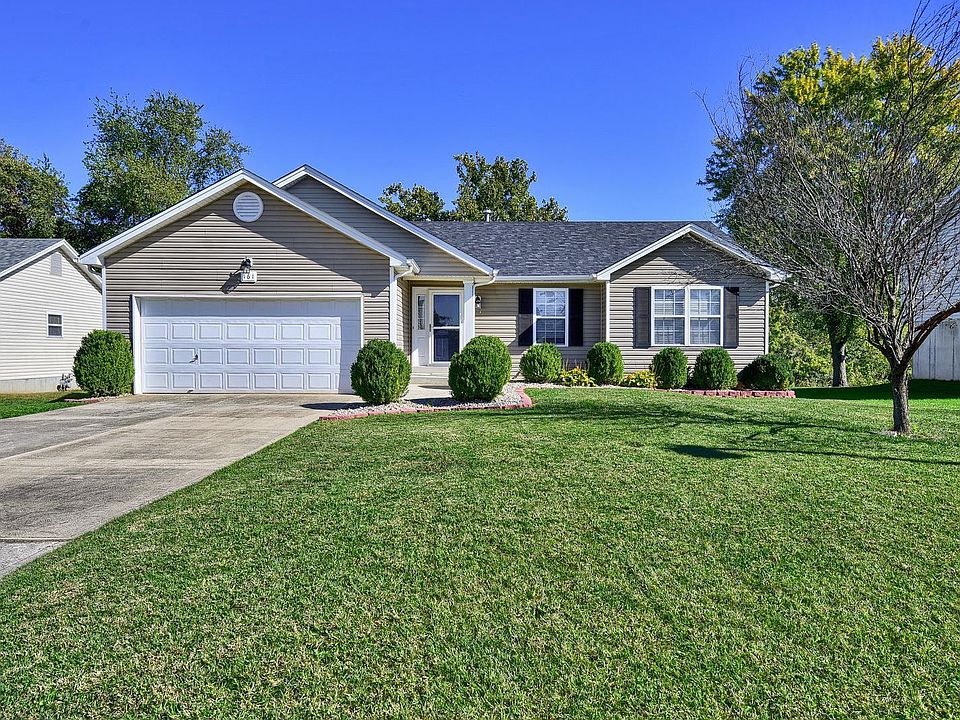 2nd image of 161 Pine Hollow Ln