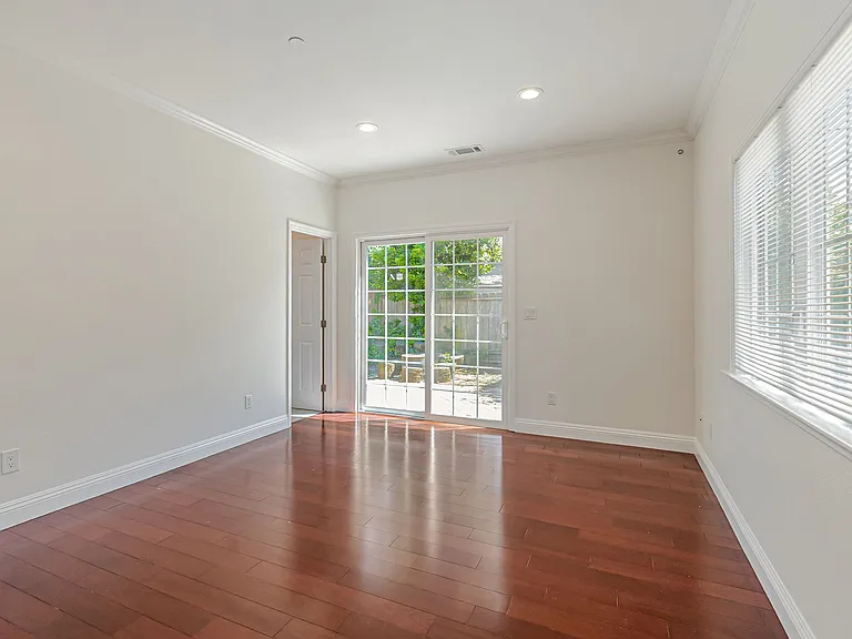 1070 Morningside Dr — Photo 16