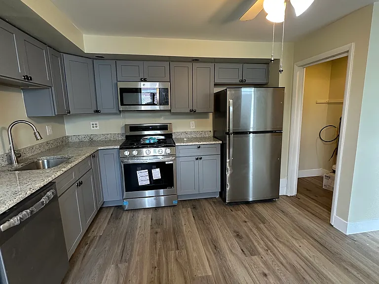 191 Stanton St #1 — Photo 8