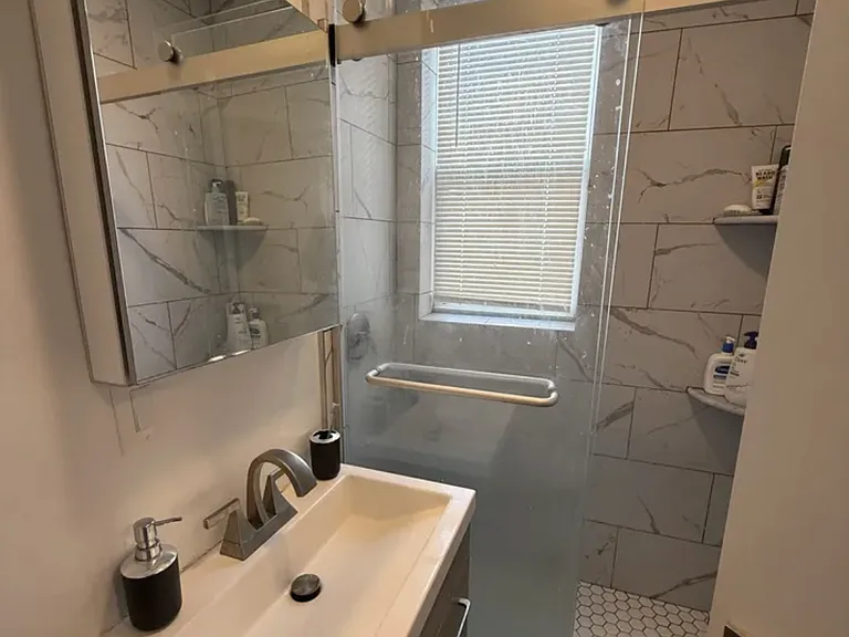 51 Queensberry St #10 — Photo 6