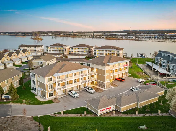 930 W Savidge St #12, Spring Lake, MI 49456