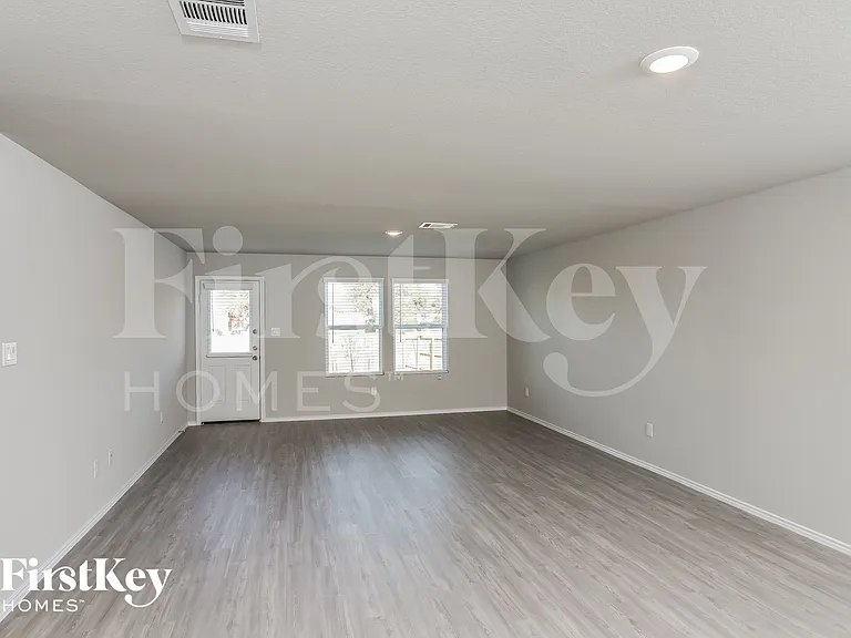 1847 Morse Way — Photo 2