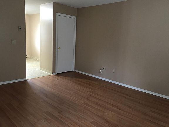 Living Room looking into kitchen